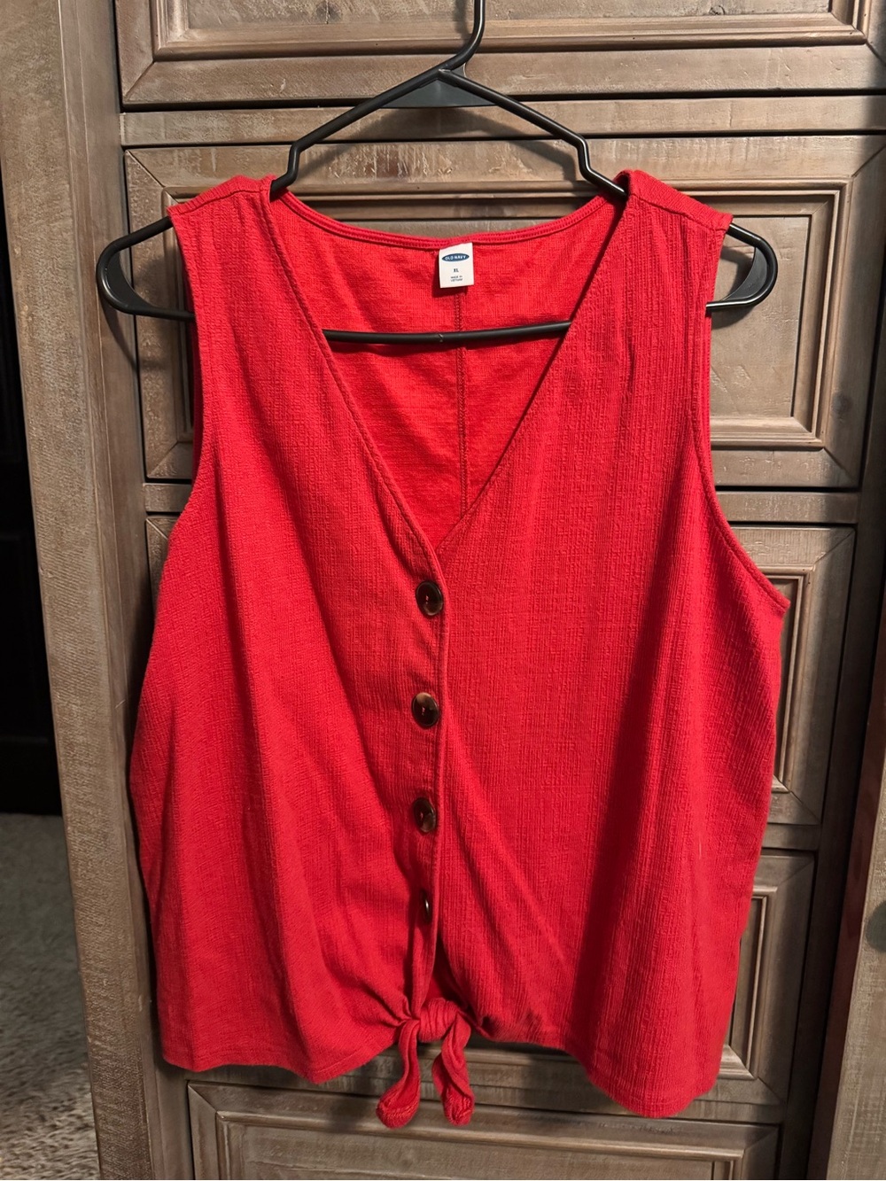 Old Navy Red Button-Front Tie-Hem Sleeveless Tank